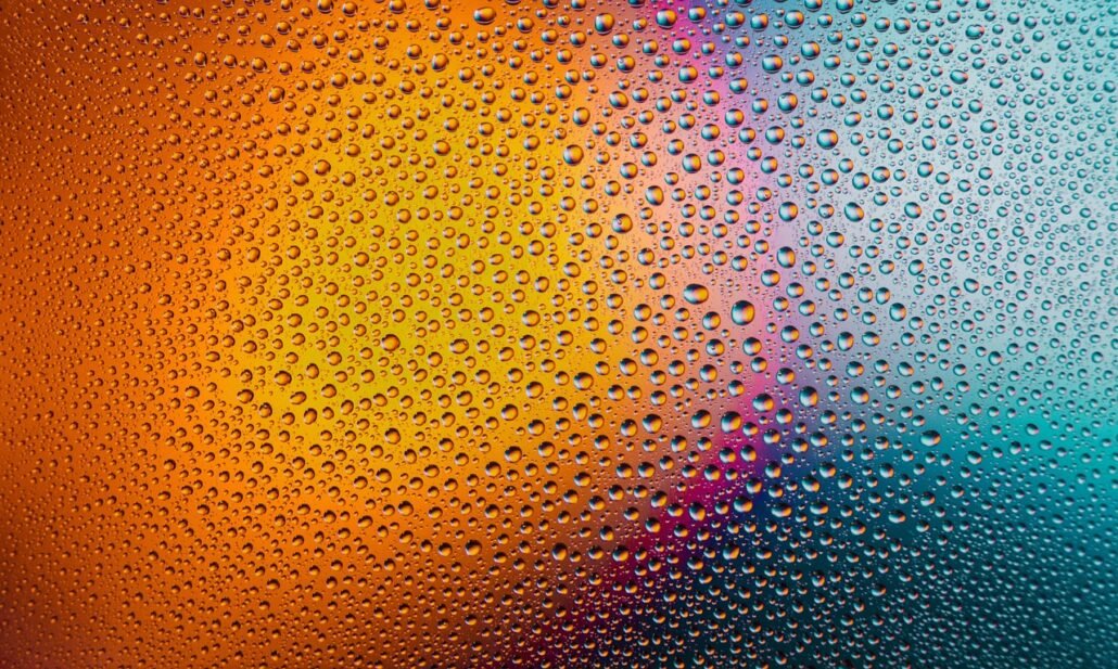 bubble wrap applied to window glass for insulation in a Korean home, condensation visible